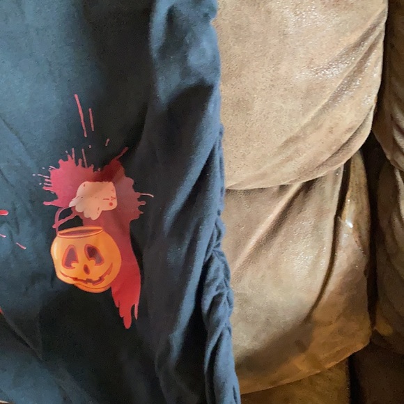 Halloween maternity shirt. Worn once. - Picture 4 of 5